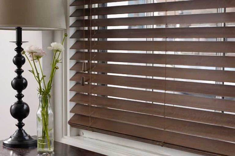 Wooden Blinds Hull